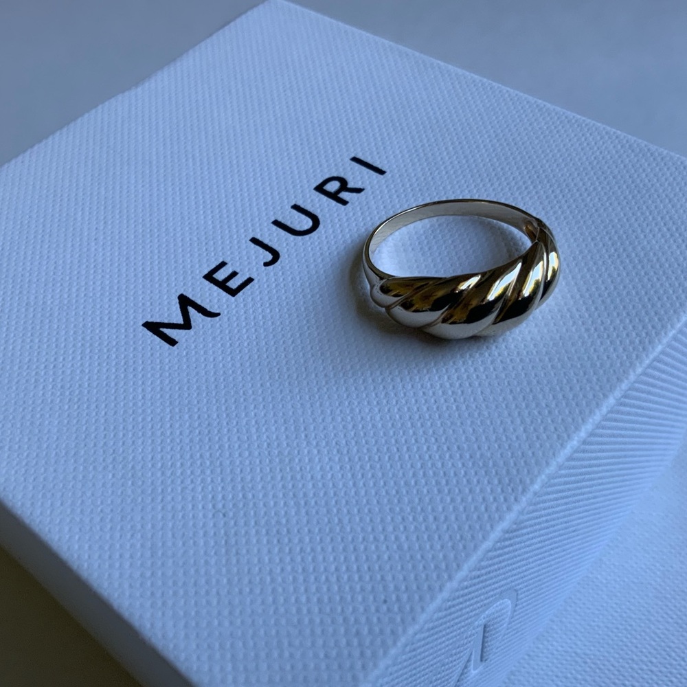 Mejuri Solid 14K Yellow Gold Croissant Dome Ring